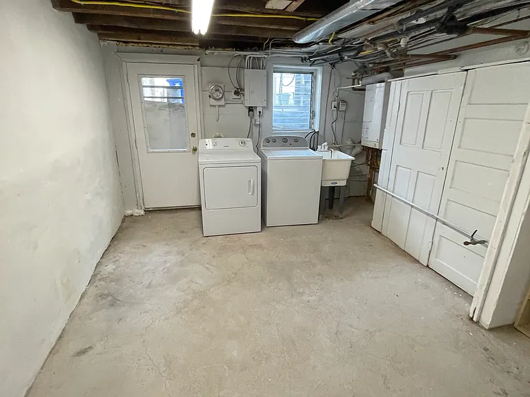 1819 E Lombard St — Photo 23