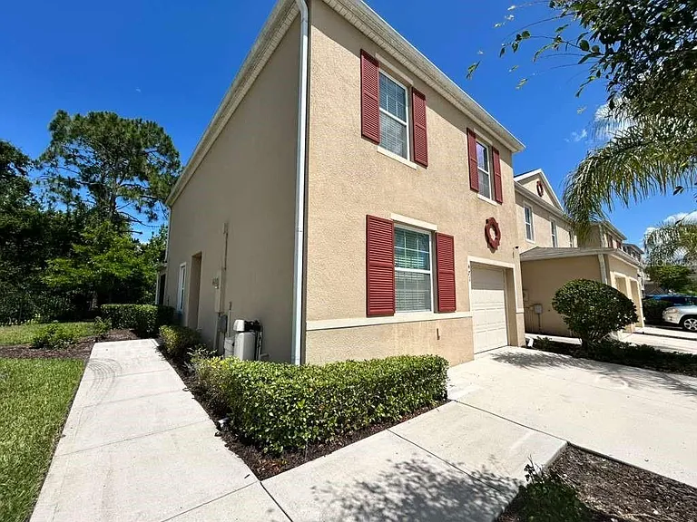 471 Arbor Lakes Dr — Photo 1