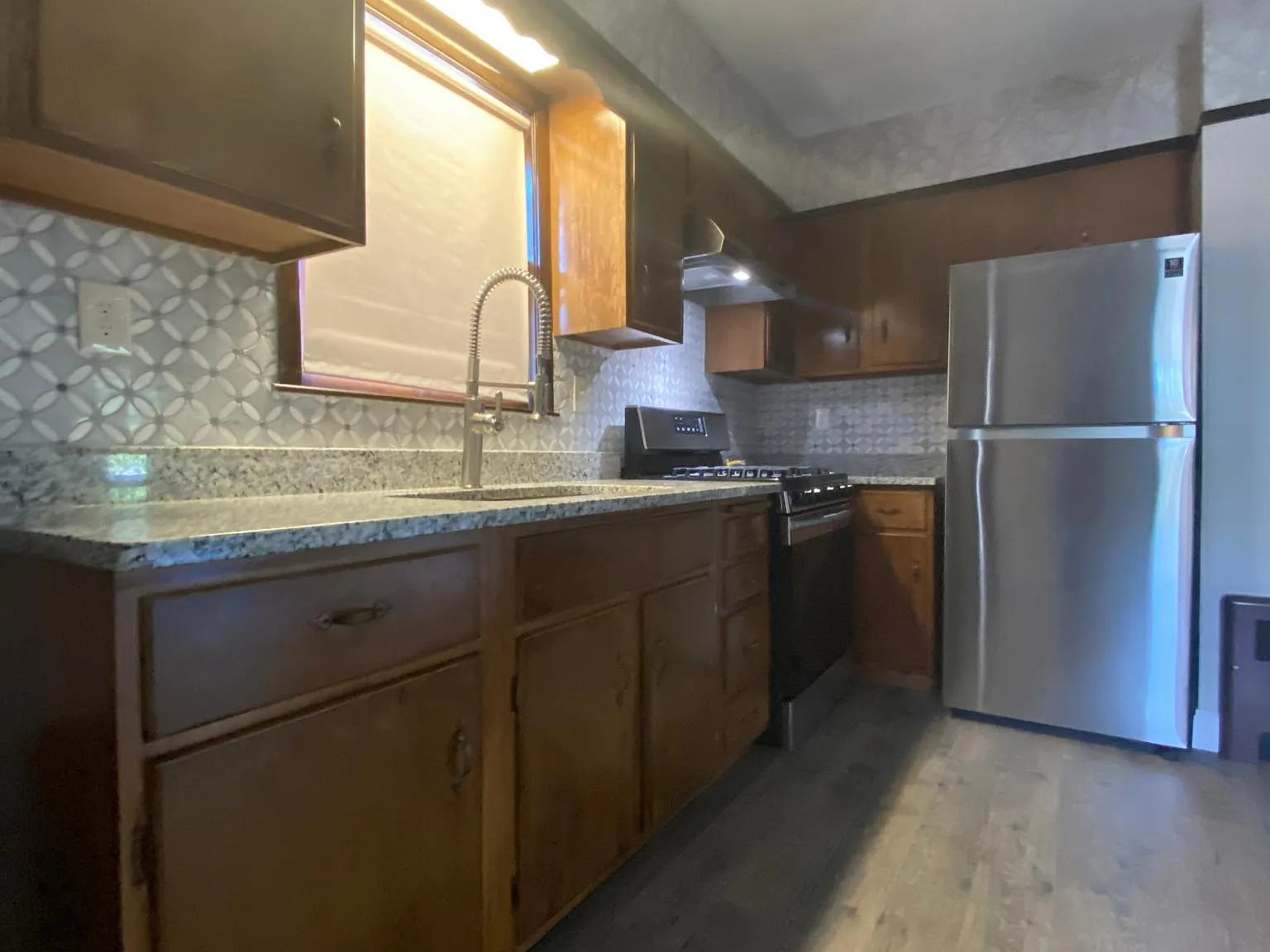 27 Almy St — Photo 3