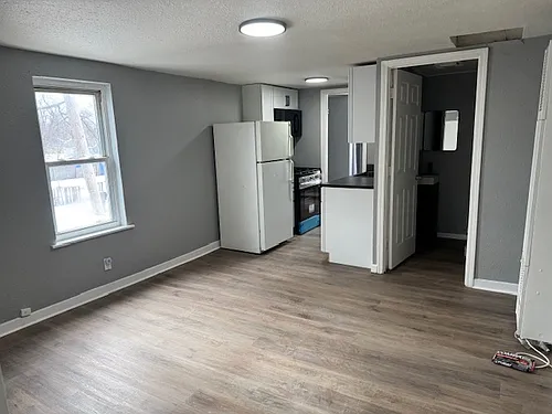 418 1/2 Monson St #4 Photo 1