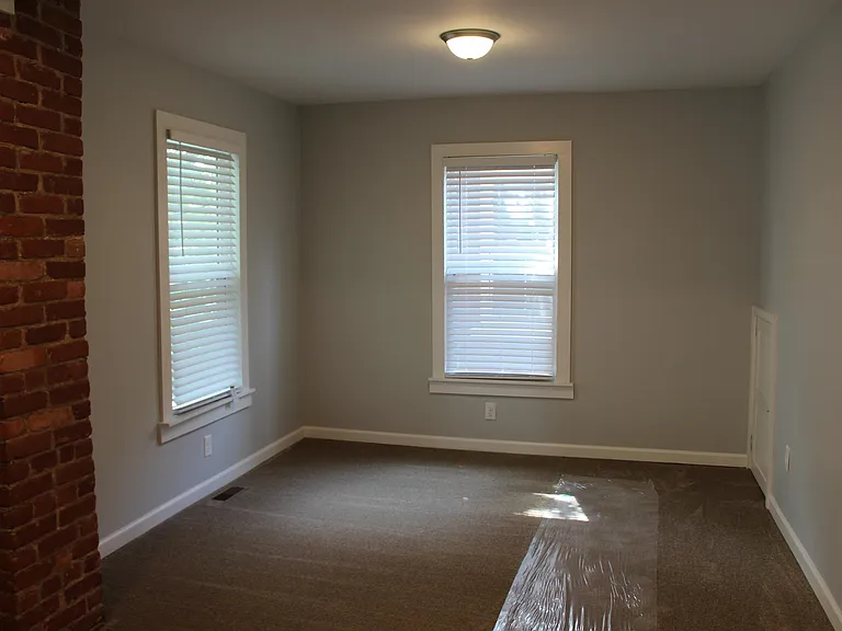 932 Linwood Ave — Photo 14