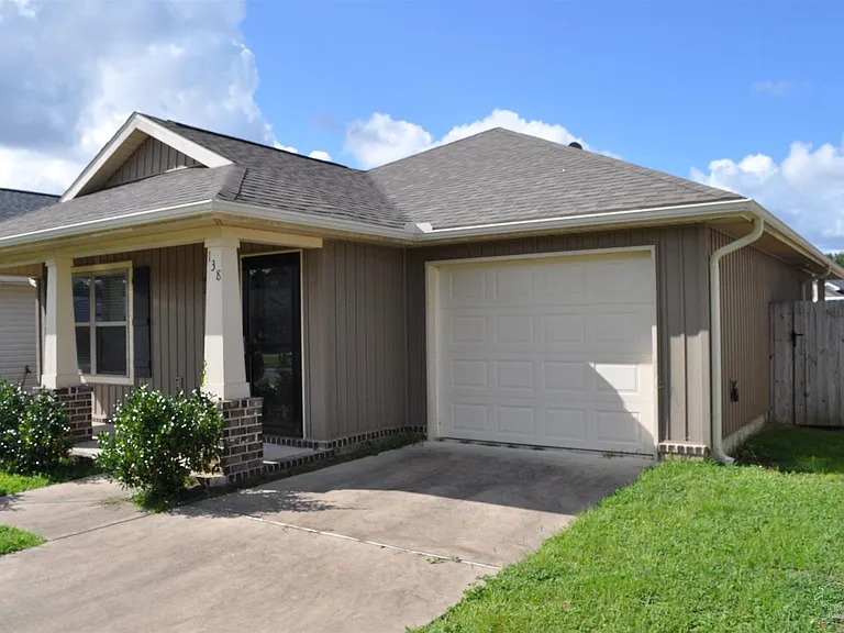 138 Cottage View Dr — Photo 2