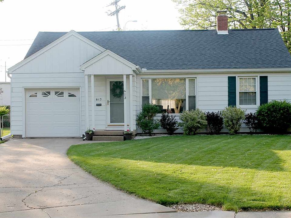 1st image of 613 N Belmar Cir