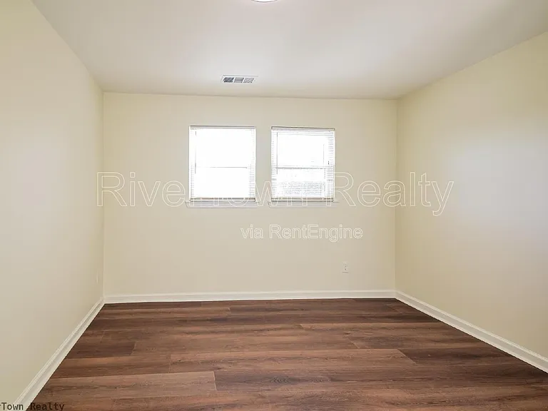 277 S Mount Pleasant Rd — Photo 3