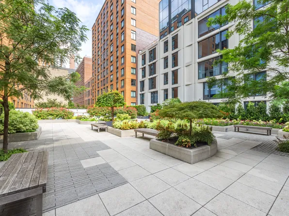 500 West 45th Street image 7 of 18