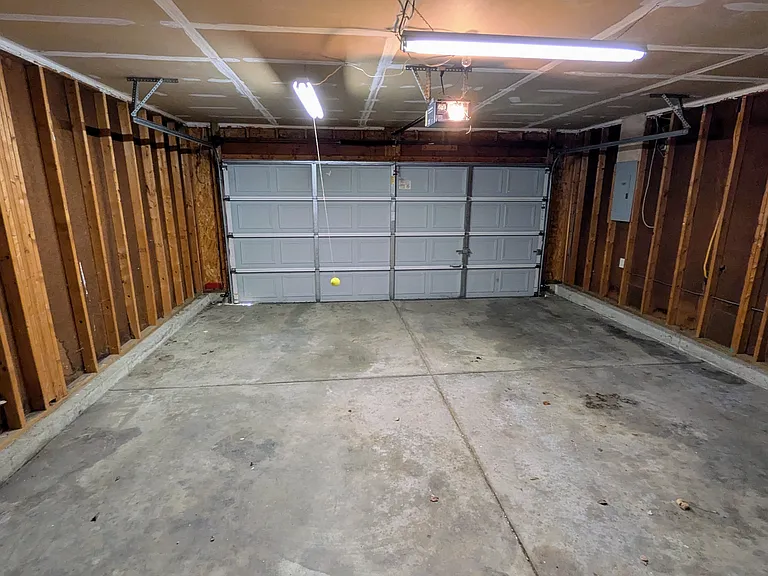 1065 Williamsburg Way — Photo 17
