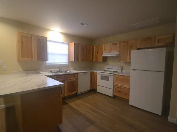 608 N Poplar St, Buffalo, MO 65622