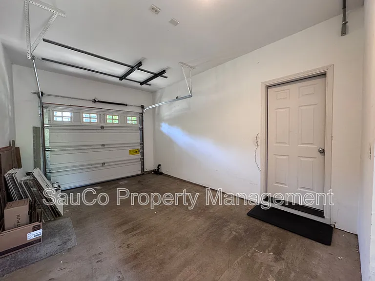 948 SE Elina Ave — Photo 31