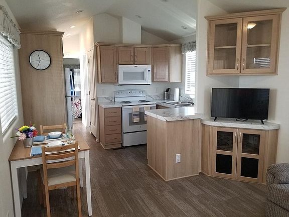 5th image of 400 N Plaza Dr #423