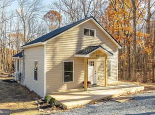 40 Firecracker Ln, Delray, WV 26714