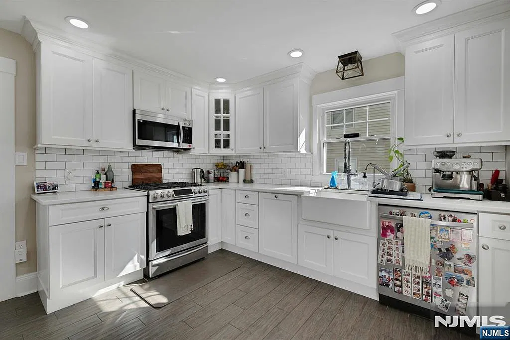 3 bed, 2.0 bath, $3,750 — Photo 3