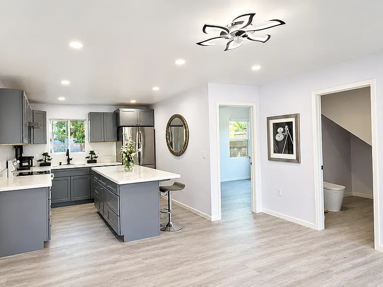 1301 W Laster Ave — Photo 3