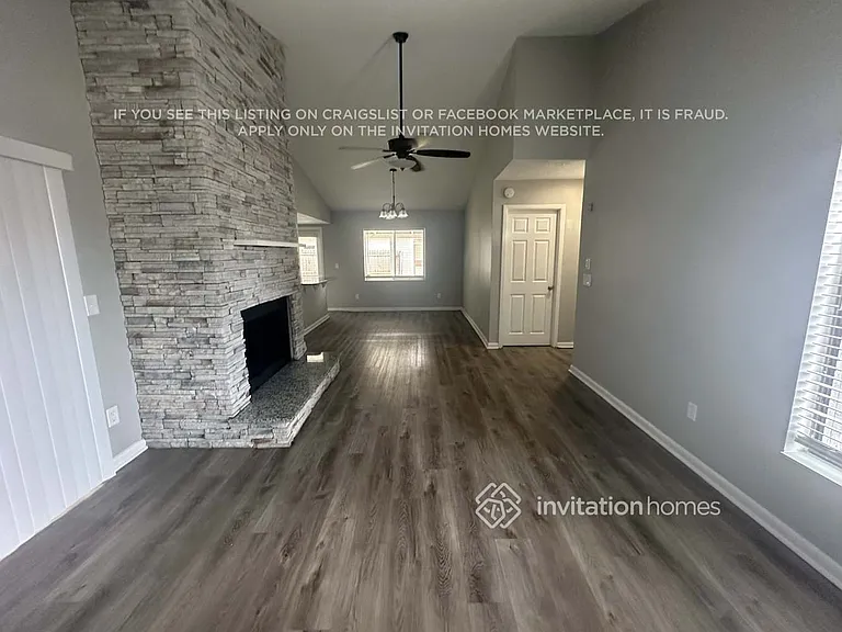 2447 Atrium Cir — Photo 3