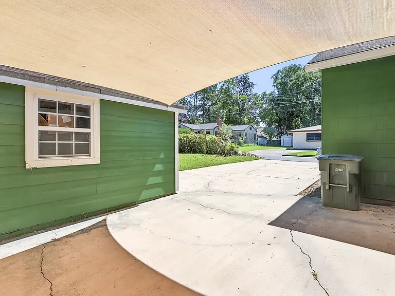 712 Shell St — Photo 28