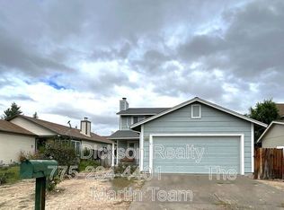 1276 Express St, Sparks, NV 89434