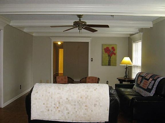 3rd image of 29 N Wedgewood Dr