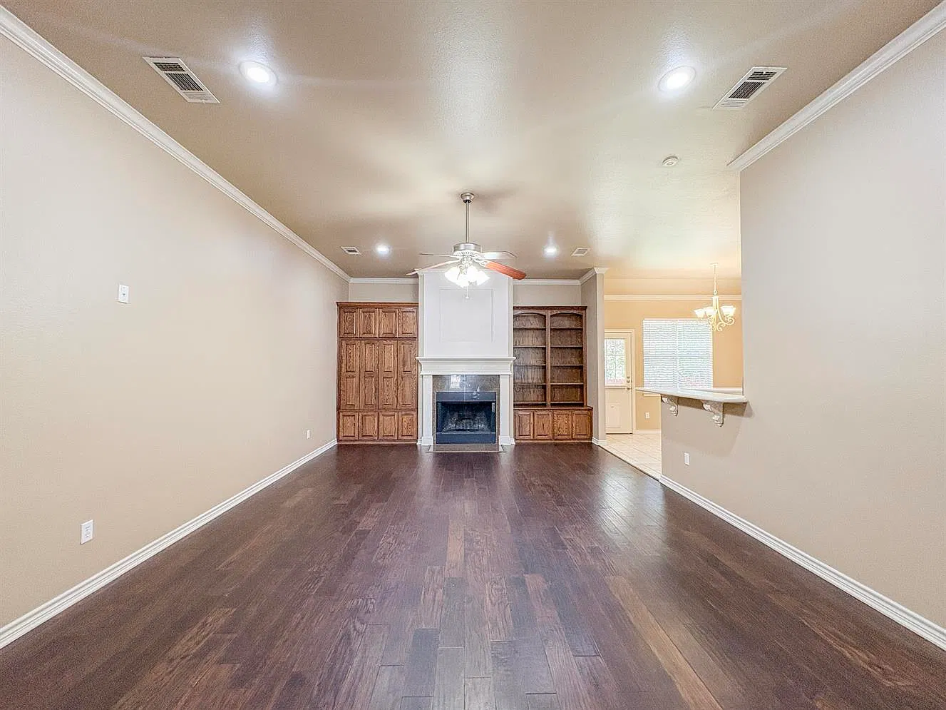 505 Marshall Dr — Photo 2