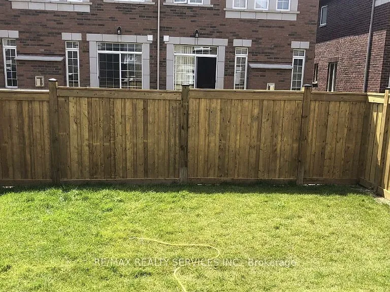 17 Overstone Rd E — Photo 15
