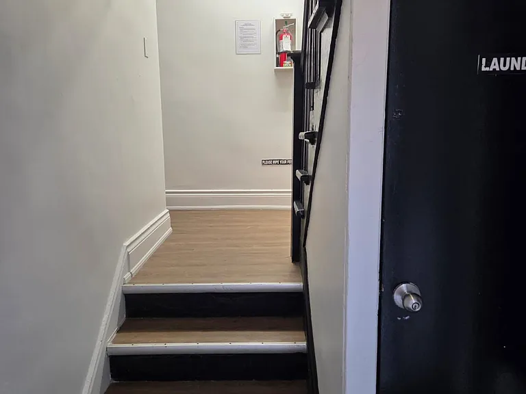 985 Main St E #6 — Photo 16