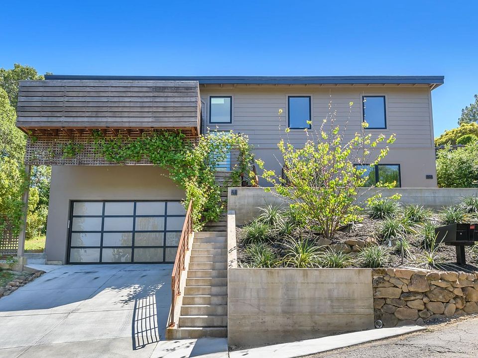1st image of 48 Vineyard Avenue