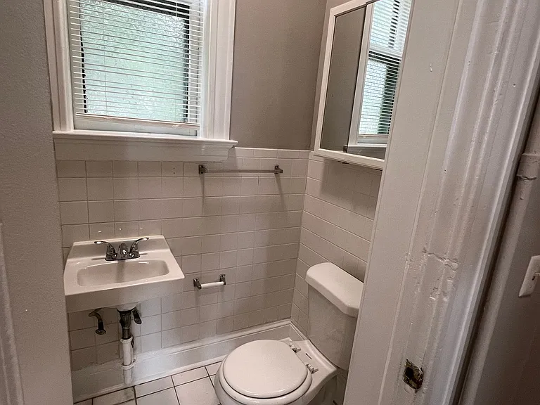 3100 N Western Ave — Photo 6