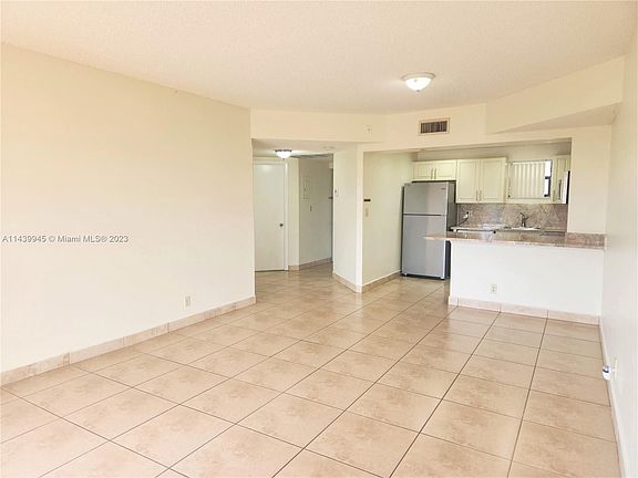 4th image of 8290 Lake Dr APT 541