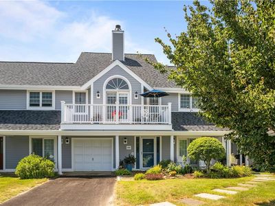 208 Corey Ln, Middletown, RI, 02842