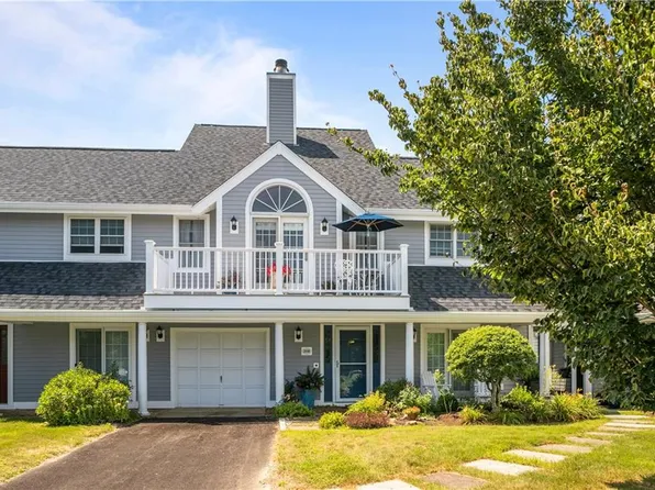 208 Corey Ln, Middletown, RI 02842