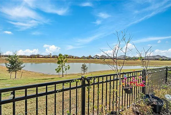 2092 Terra Rose Dr — Photo 4