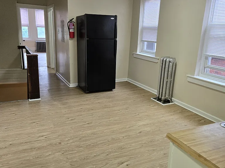 1306 W Hunting Park Ave #1 — Photo 2