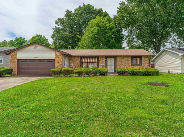 1025 N College St, Lincoln, IL 62656