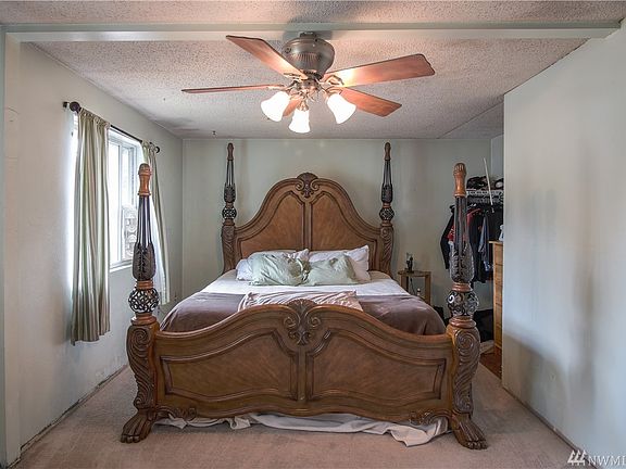 5th image of 2315 Oak Dr