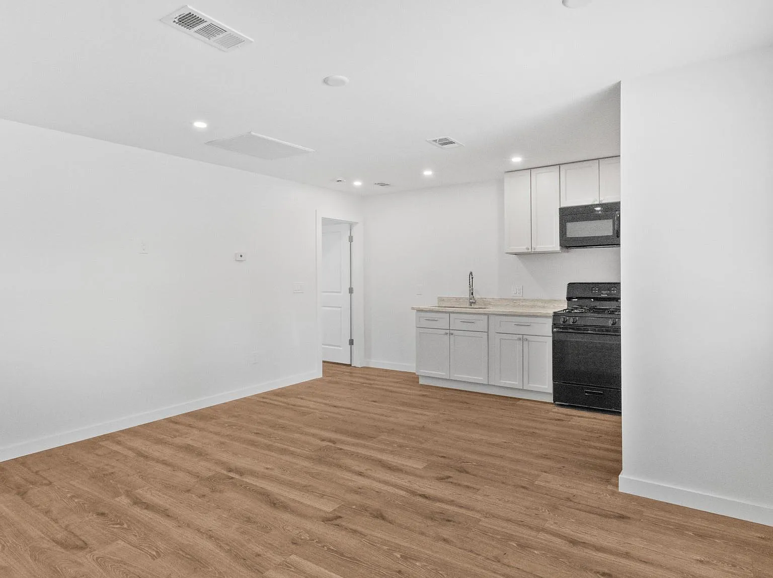1 bed, 1.0 bath, 650 sqft, $1,250 — Photo 4