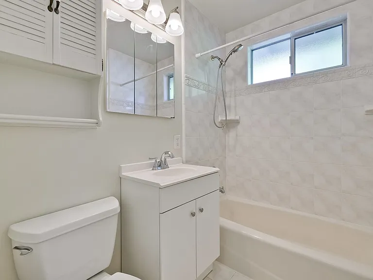 4712 Clarendon Dr — Photo 8