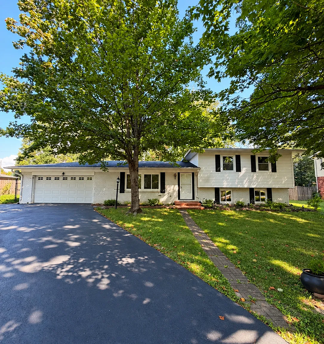 4 bed, 1858 sqft, $2,700 — Photo 1