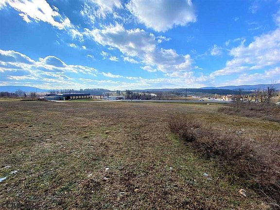 2nd image of 2780 Benner Pike