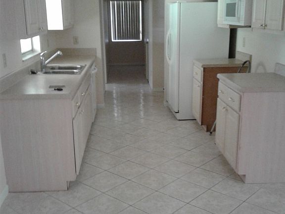 3rd image of 3550 NE 22nd Ave