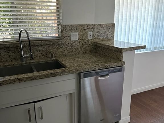 5th image of 11707 Goshen Ave #3