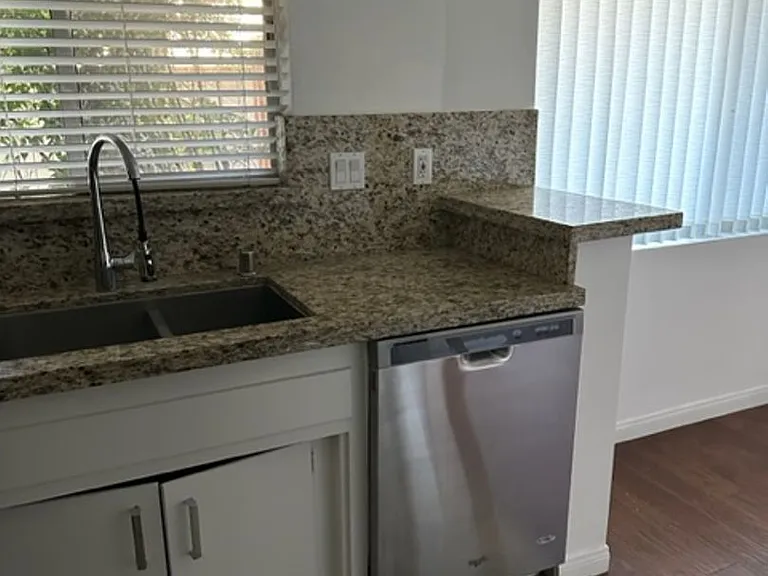 G11707 — Photo 23
