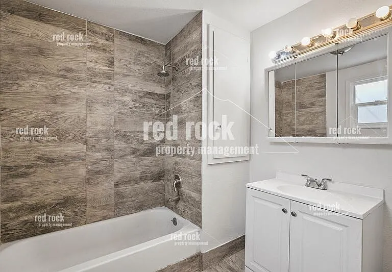 1517 E Bridgeport Ave — Photo 15
