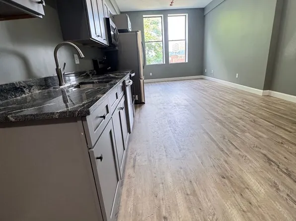 70 Webster St, Worcester, MA