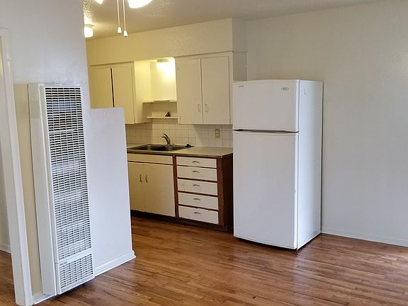 2nd image of 708 S Broadway St APT 7