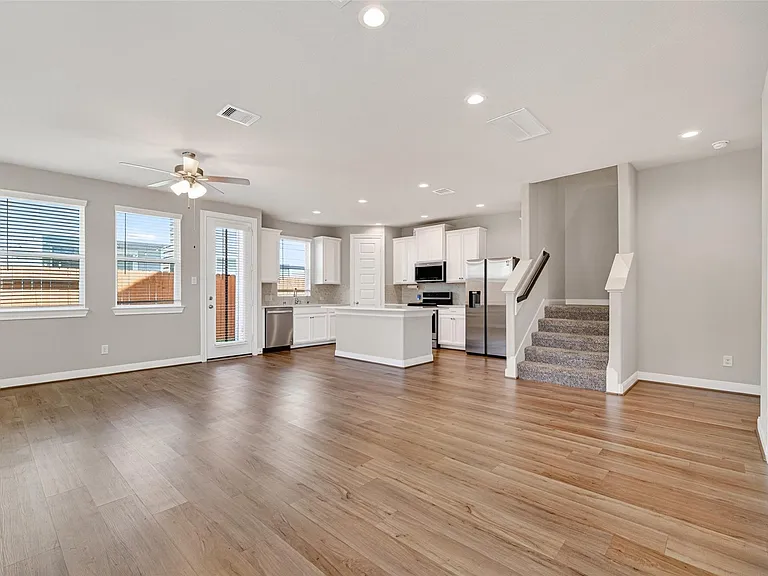 3103 Little Gem Ln — Photo 2