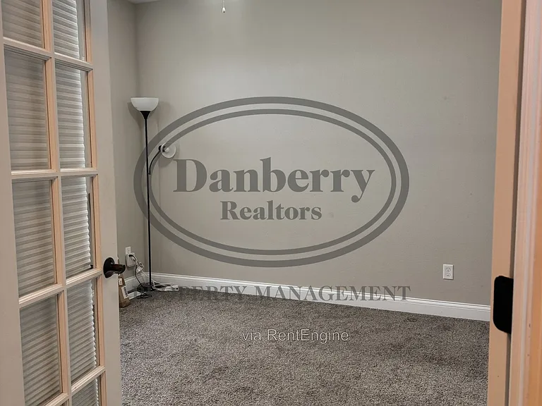 26741 Woodmont Dr — Photo 10