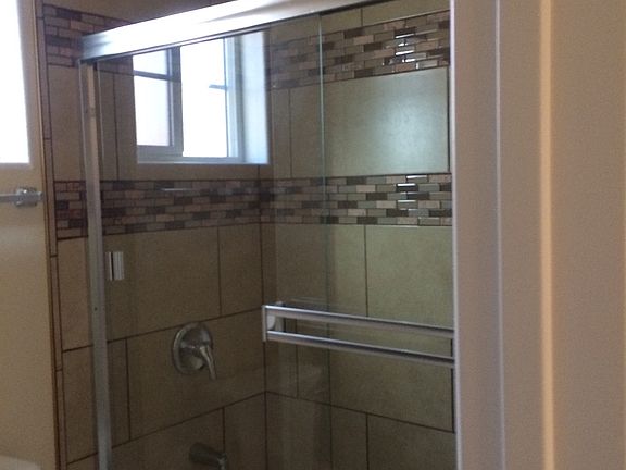 4th image of 3410 E 7th St #3412