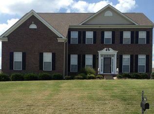 1040 Queens Pl, Spring Hill, TN 37174