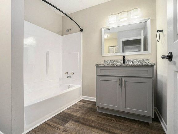 5th image of 821 W Lovell St #101-B