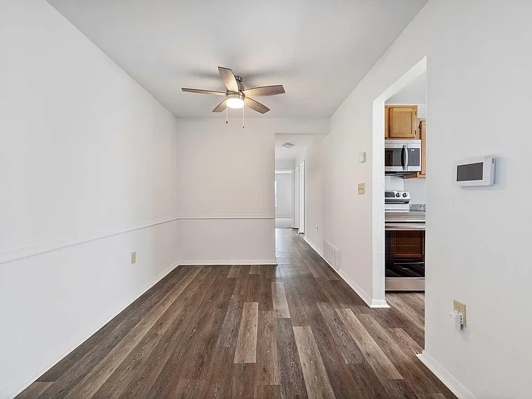 Foxridge Apartment Homes — Photo 172
