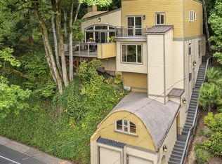 6521 S Corbett Ave, Portland, OR 97239