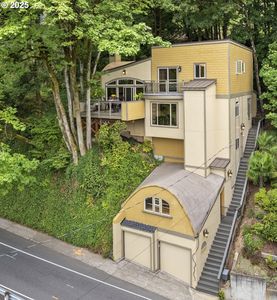 6521 S Corbett Ave, Portland, OR, 97239